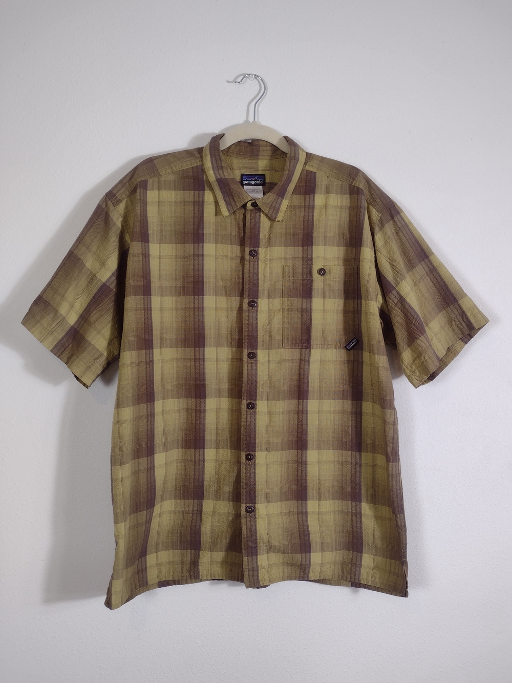 Patagonia 2007 Plaid Seersucker Short Sleeved Puckerware Shirt Green Brown Y2K